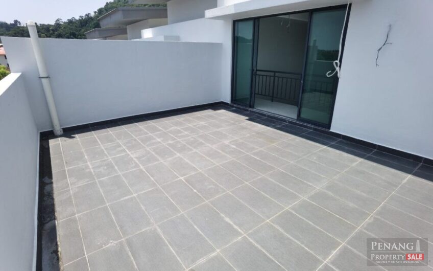 Brand New_3 Sty Terrace House_Near Airport and Lexis Hotel_全新三层排屋及三层半独立式