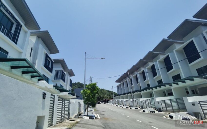 Brand New_3 Sty Terrace House_Near Airport and Lexis Hotel_全新三层排屋及三层半独立式