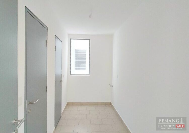 [KEY WITH ME] Triuni Residence 1302SQFT 2 Car Park SIDE BY SIDE Corner