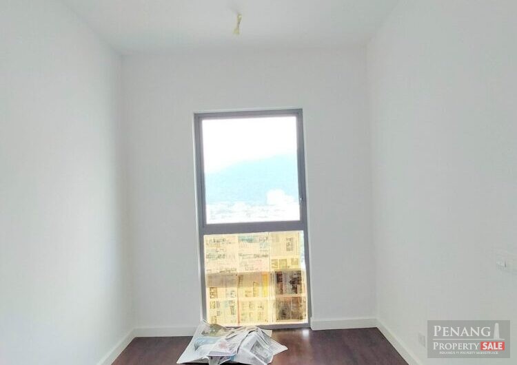 [KEY WITH ME] Triuni Residence 1302SQFT 2 Car Park SIDE BY SIDE Corner