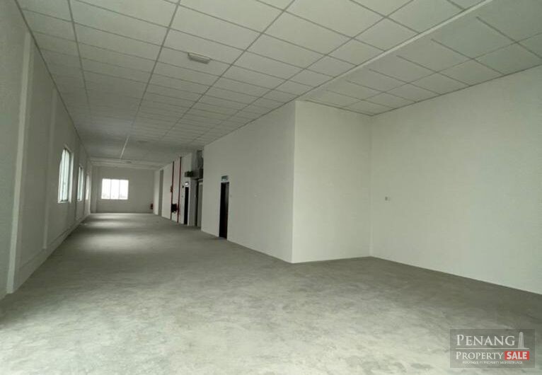 FACTORY RENT 3 STOREY AT JALAN PERMATANG DAMAR LAUT FACING MAIN ROAD