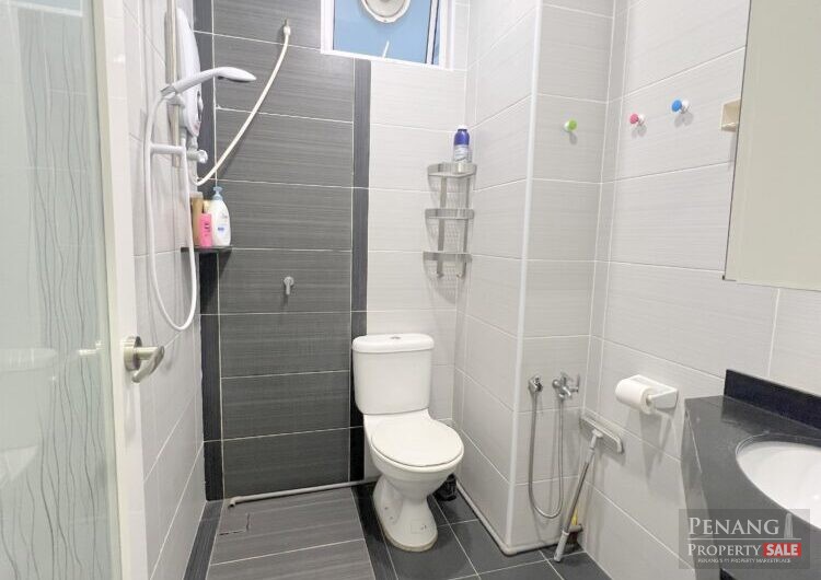 THE OASIS Gelugor 1041sqft 2 CAR PARK Poolview NICE RENOVATED
