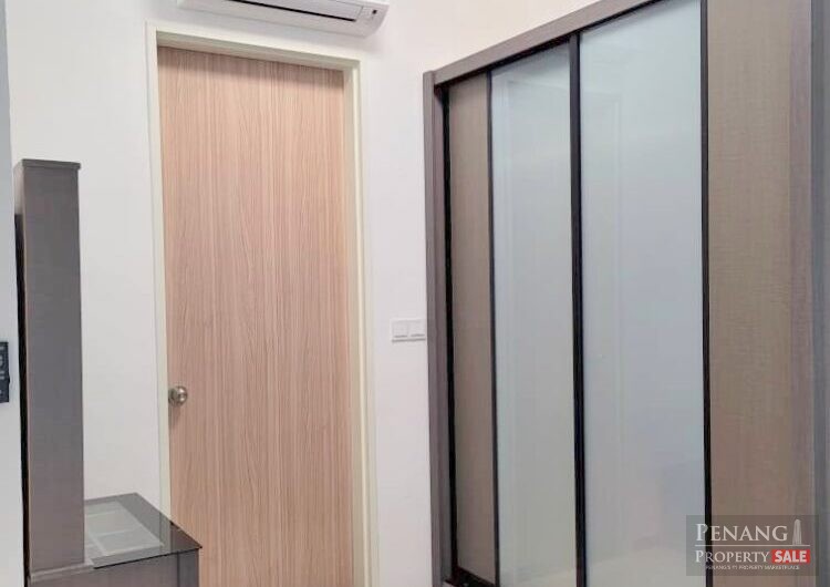 Quaywest Residence 1246sqft FULLY FURNISHED AND RENO 2 Car Park
