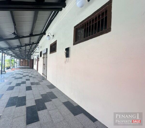 SHOP LOT RENT WAREHOUSE TYPE HIGH CEILING RARE IN MARKET