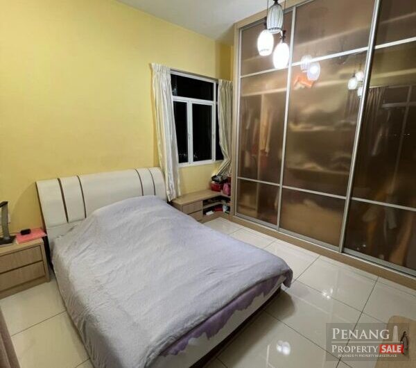 Reflection Condominium – Fully Renovated – 1512′ – 2 Car Parks