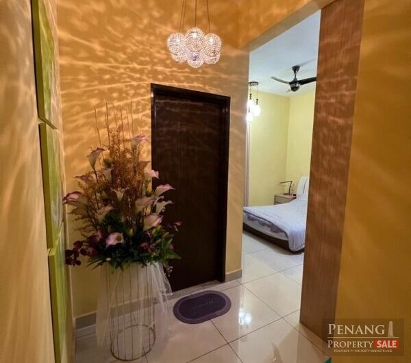 Reflection Condominium – Fully Renovated – 1512′ – 2 Car Parks