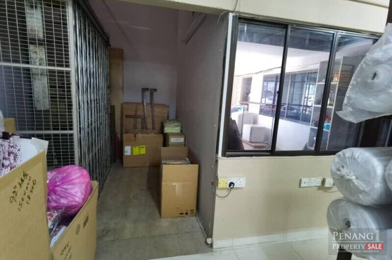 4 Stories Building – 7112′ – With Cargo Lift – Georgetown