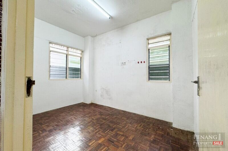Flat 4A Lorong Semarak Api Farlim Corner units 3 room Free parking