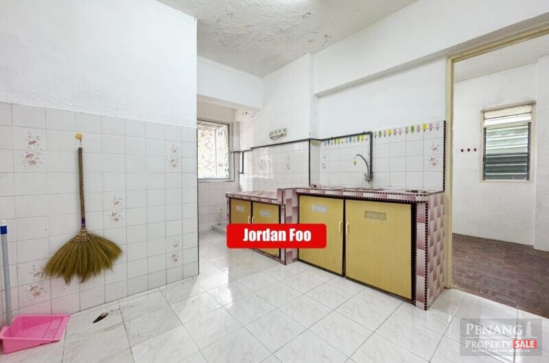 Flat 4A Lorong Semarak Api Farlim Corner units 3 room Free parking