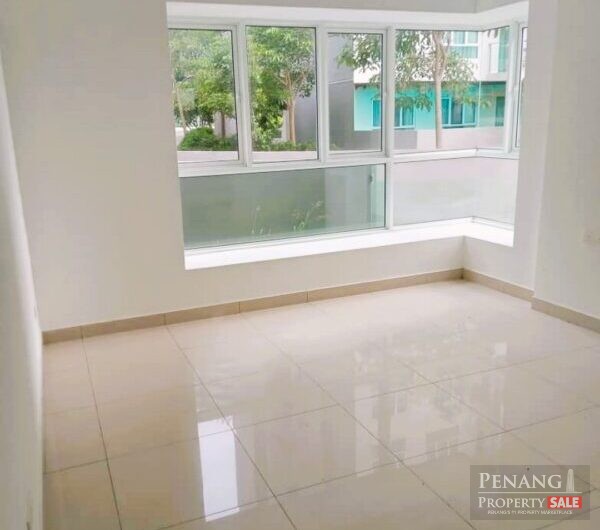 Tropicana Bay Residences, Brand New Corner Unit with Spacious Private Garden & Yard