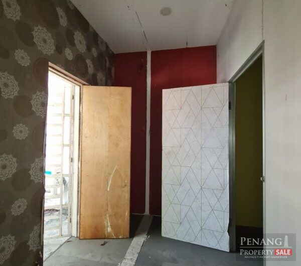 Jelutong Main Road Shop Office Near Market, Lam Wah Ee For Rent
