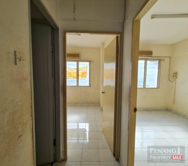 Eastern Court Apartment Near Jelutong Expressway, Lam Wah Ee Hospital, Han Chiang College