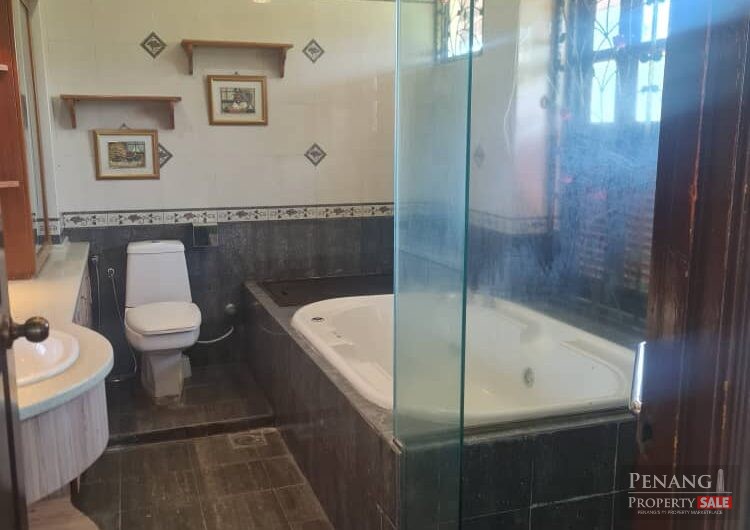 For Rent – 3 STOREY GOLF RESORT BUNGALOW