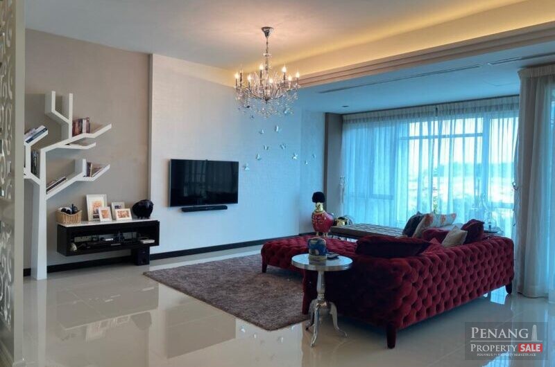 Elegant BayStar Condo – Queensbay Mall