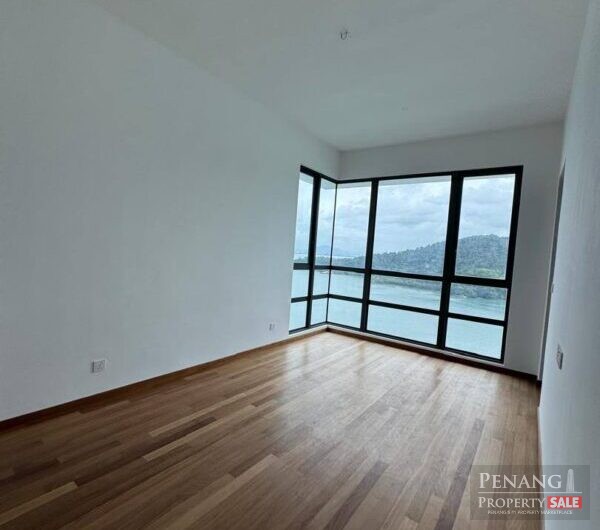 Queens Waterfront @ Q1 For Sale