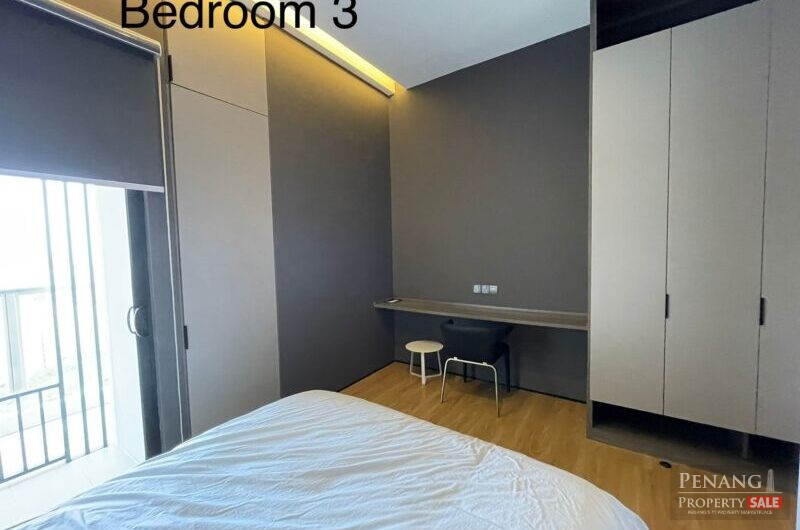City of Dreams, Waterfront Condo with Unobstructed Seaview.