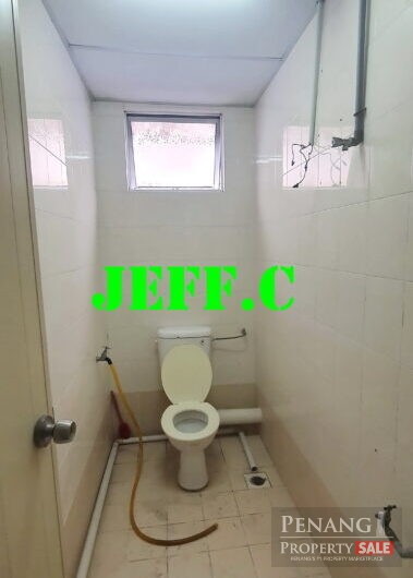 Farlim Office Lot 2nd floor with 5 Partition rooms 1600sf Carpeted