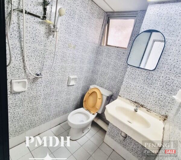 BJ Court Bayan Lepas Penang Nice Unit Good Buy