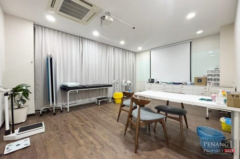 Elit avenue Bayan Baru Office Lot 1300sf First Floor face main road Renovated