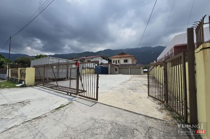 2 sty Bungalow / Warehouse Air Itam | Main Road | Big Compound 13000sf