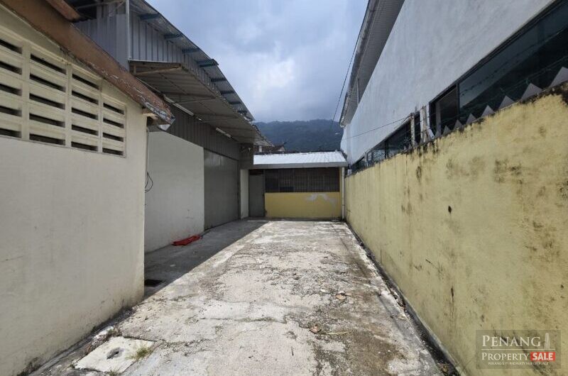 2 sty Bungalow / Warehouse Air Itam | Main Road | Big Compound 13000sf