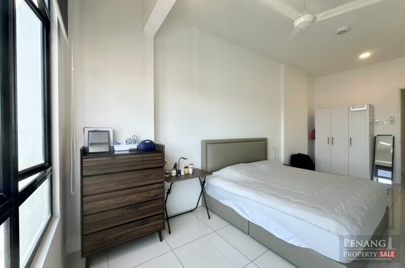 Fully Furnished & Renovated Mont Residence with 2 Carparks, Seaview!