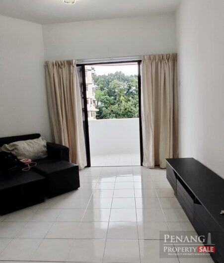 Renovated Well Maintained AraMas, Freehold