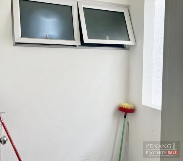 Well Maintained Gardens Ville Condo with 2 Carparks, Value Buy!