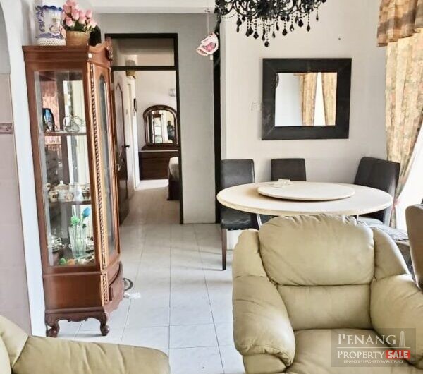 Renovated Acres Ville with 1 Carpark, Freehold
