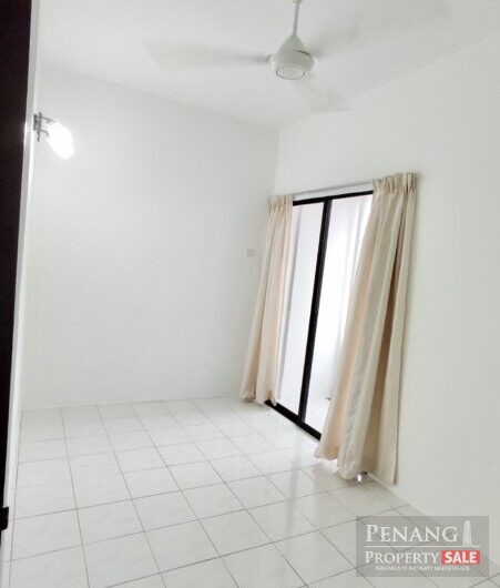 Renovated Well Maintained AraMas, Freehold