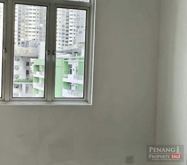 Spacious Reflections Condo with 2 Carparks, Dont Miss This Value Buy!