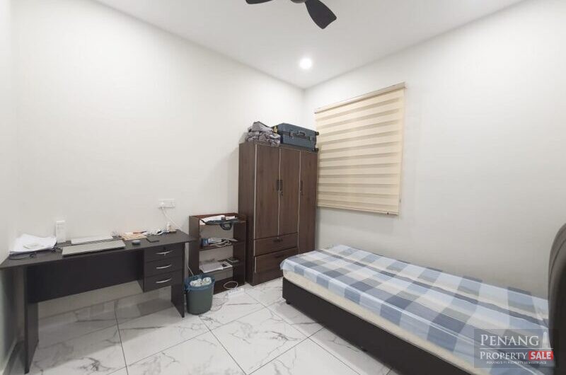 Fully Renovated Quay West Residence with Partially Seaview. Value buy