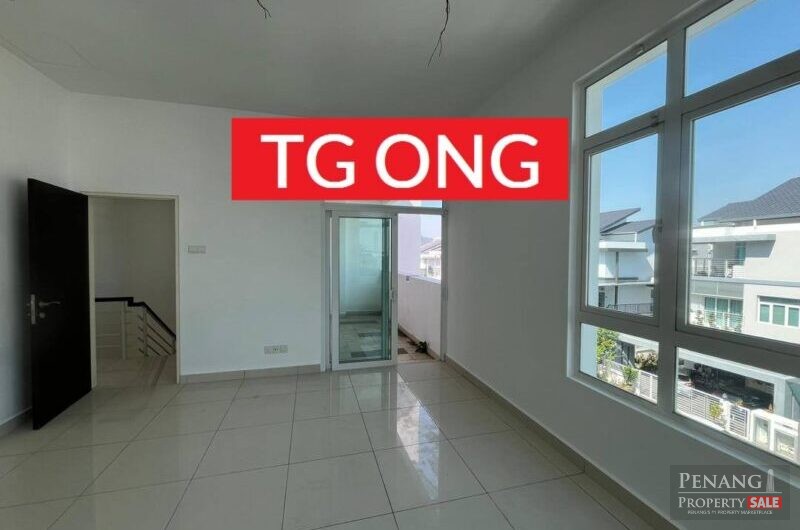 Hot Units Rare in Market  3 Storey Semi D Near Queensbay
