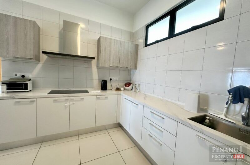 Fully Furnished & Renovated Mont Residence with 2 Carparks, Seaview!