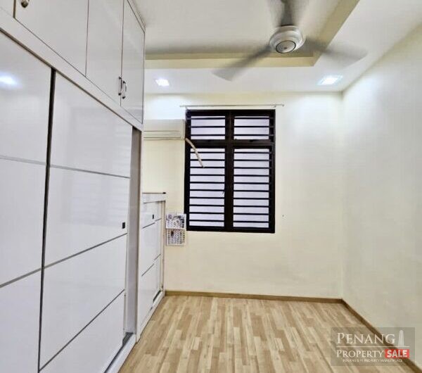 Renovated Palm Palladium Condo with 2 Carparks, Freehold, Great Buy!