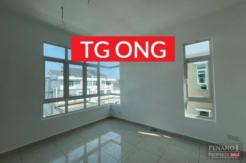 Hot Units Rare in Market  3 Storey Semi D Near Queensbay
