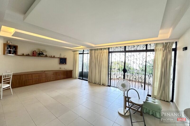 Exceptional 2500sf Pearl View Condo With Ocean View! 3 Parking Spaces