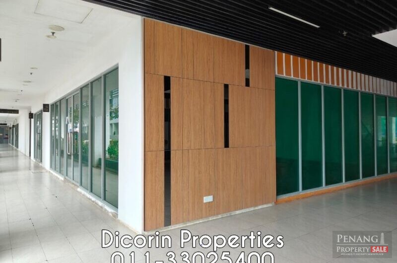 Utropolis, rental Shop, strategic location, corner unit, next to escalators