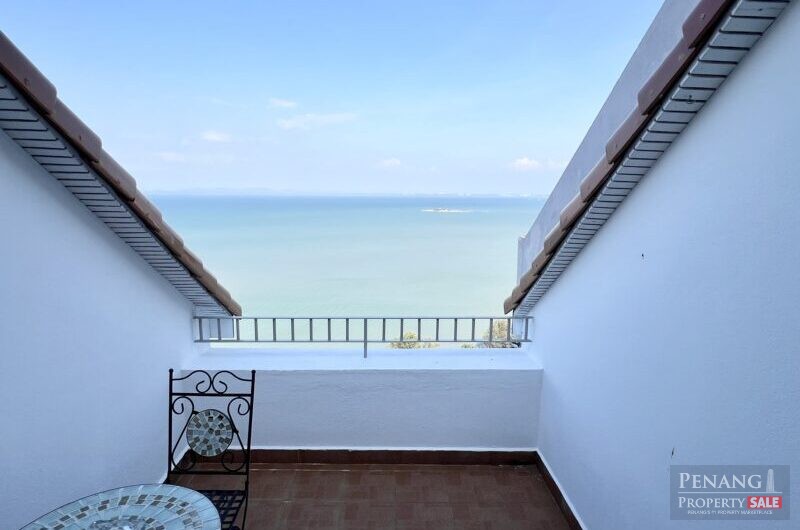 3 Storey Penthhouse at Desa Mar Vista with 3 Carparks and Fully Seaview