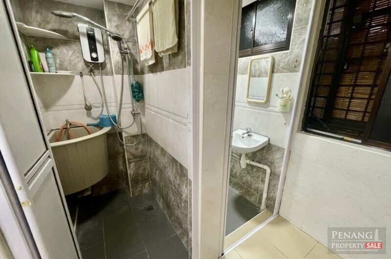 Corner Unit at Desa Baiduri, Renovated Well Maintain with City View