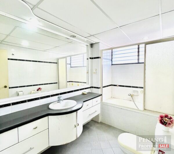 SALE Twin Towers Tanjung Bungah Penang Seaview Corner Unit