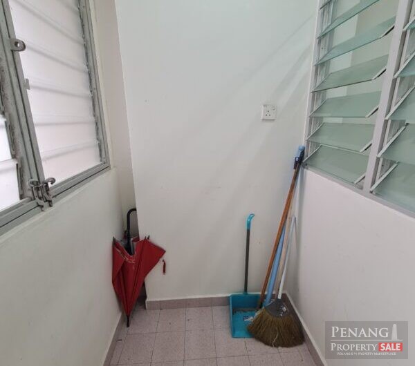 Greenlane Heights Flat Near Penang Bridge, Lam Wah Ee Hospital, Han Chiang College