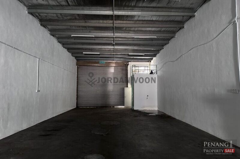 1.5 Storey 2-unit adjoint Terrace Light Industry IKS Juru Warehouse / Factory