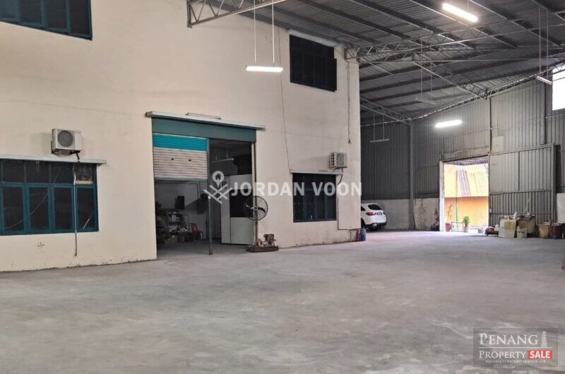 Warehouse Factory Fully Covered Awing Corner Lot, Permatang Tinggi
