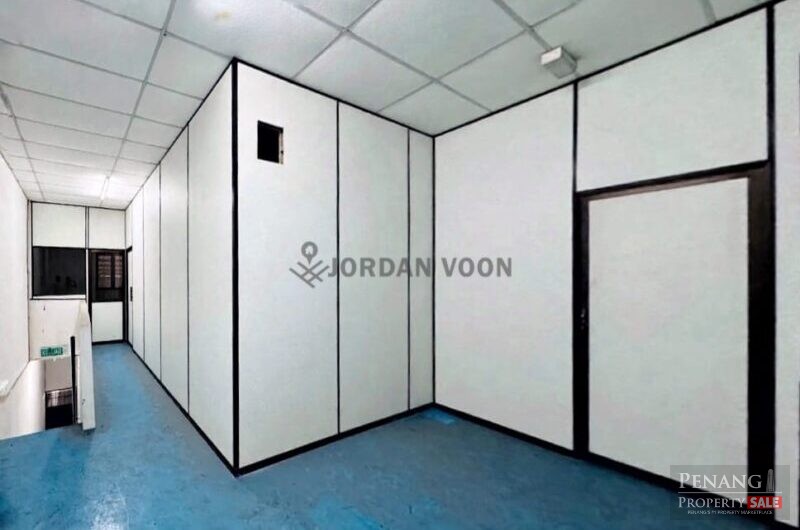 Warehouse Factory Fully Covered Awing Corner Lot, Permatang Tinggi