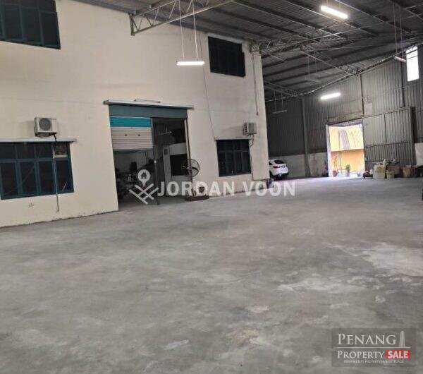Warehouse Factory Fully Covered Awing Corner Lot, Permatang Tinggi
