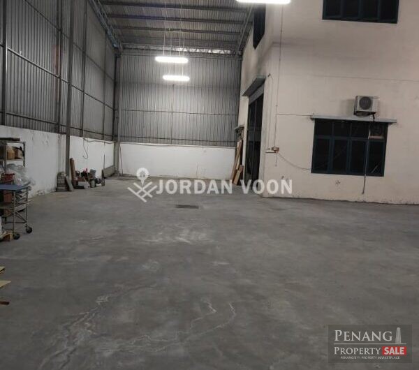 Warehouse Factory Fully Covered Awing Corner Lot, Permatang Tinggi