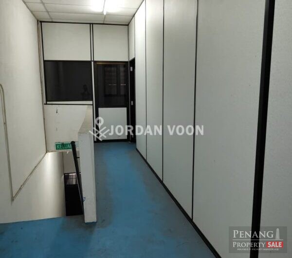Warehouse Factory Fully Covered Awing Corner Lot, Permatang Tinggi