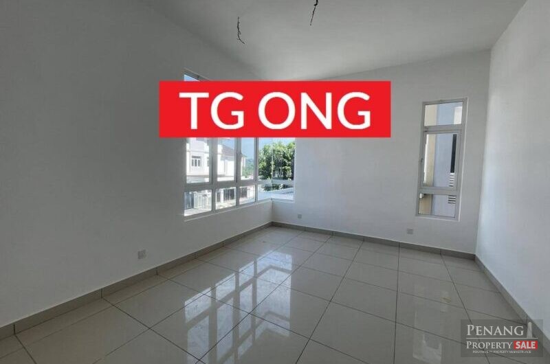 Hot Units Rare in Market  3 Storey Semi D Near Queensbay