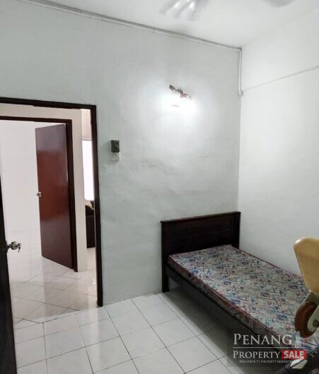 Renovated Well Maintained AraMas, Freehold